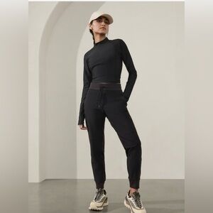 Athleta Black Active Headlands Hybird Trek Joggers - 
Sz 6